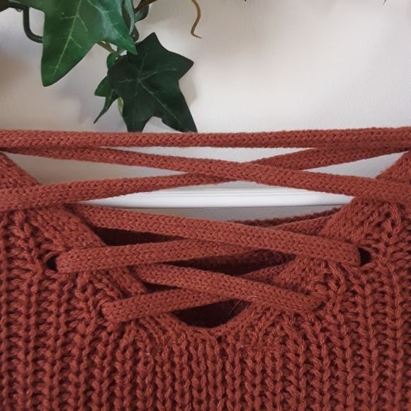 Rust High-Low Cable Knit Sweater - Picture 4 of 5